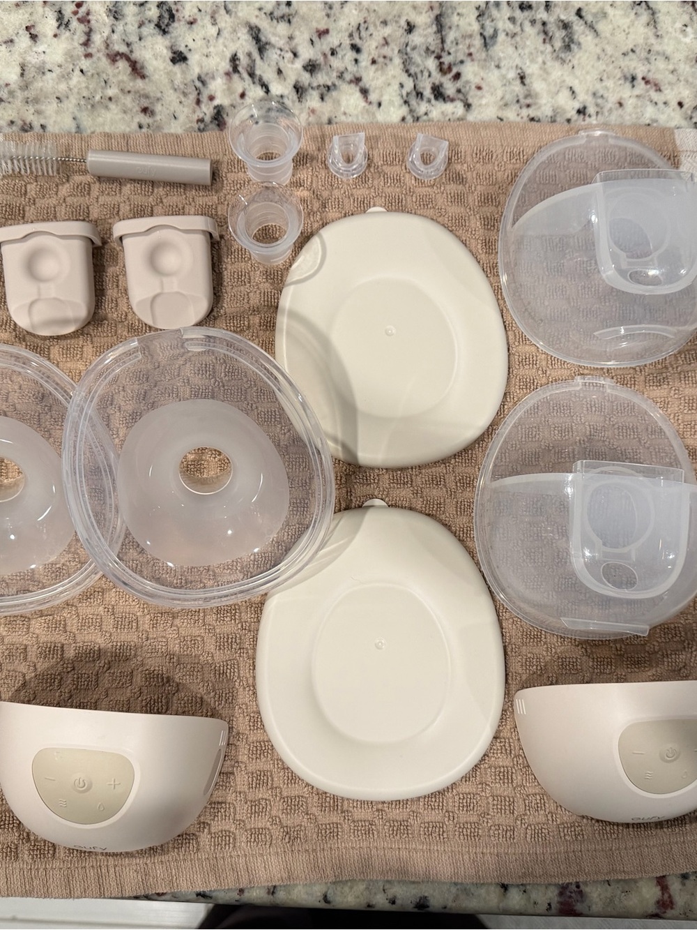 Eufy e10 wearable breast pumps